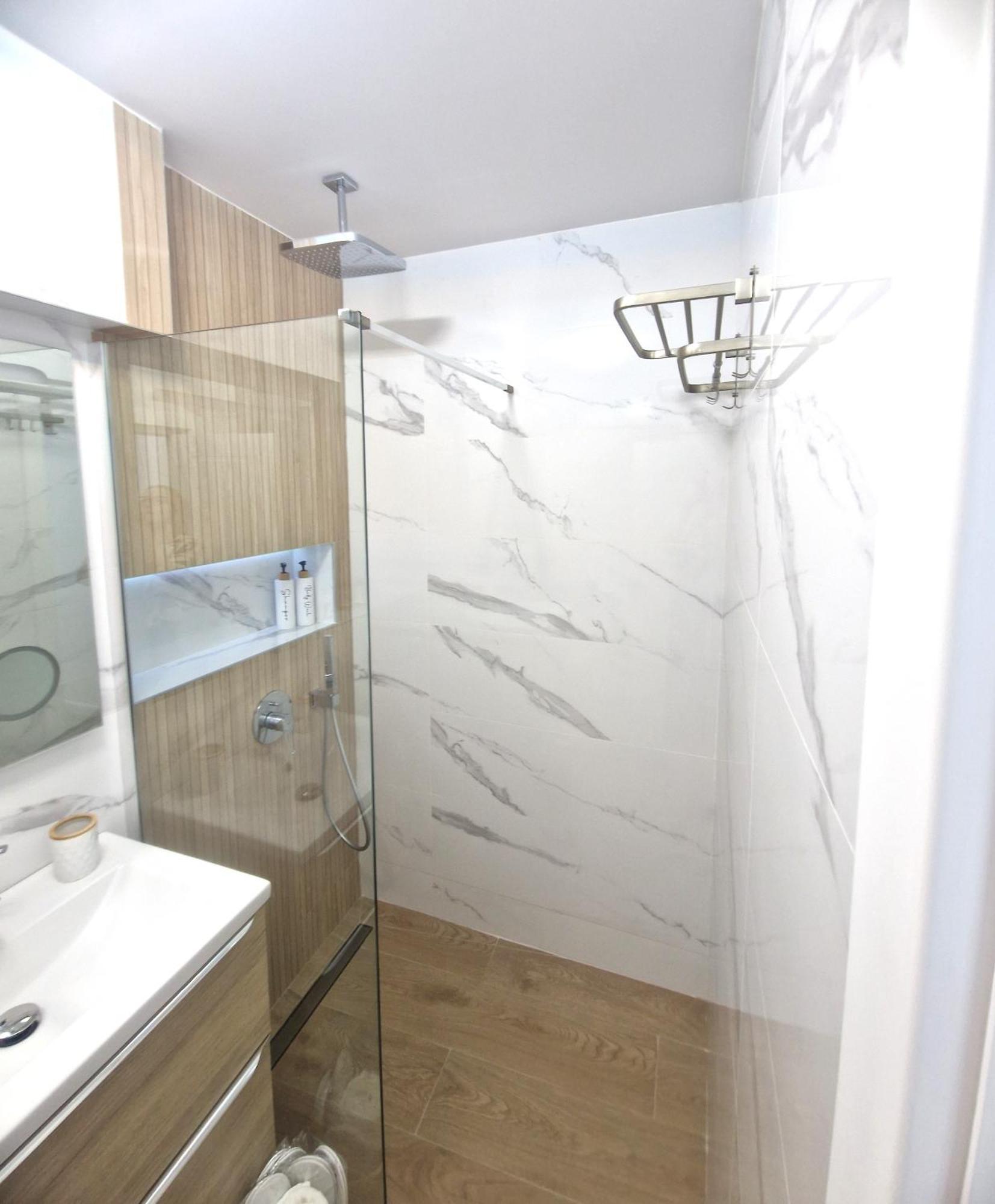 Ultracentral Luxury Apartament Curtea De Arges Luaran gambar
