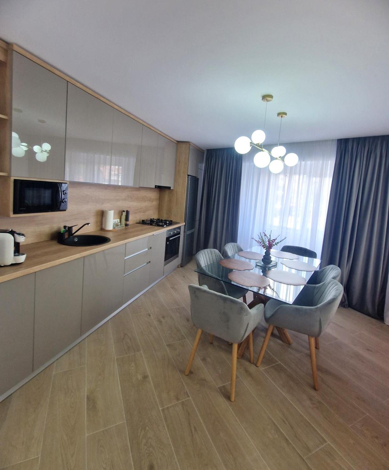 Ultracentral Luxury Apartament Curtea De Arges Luaran gambar