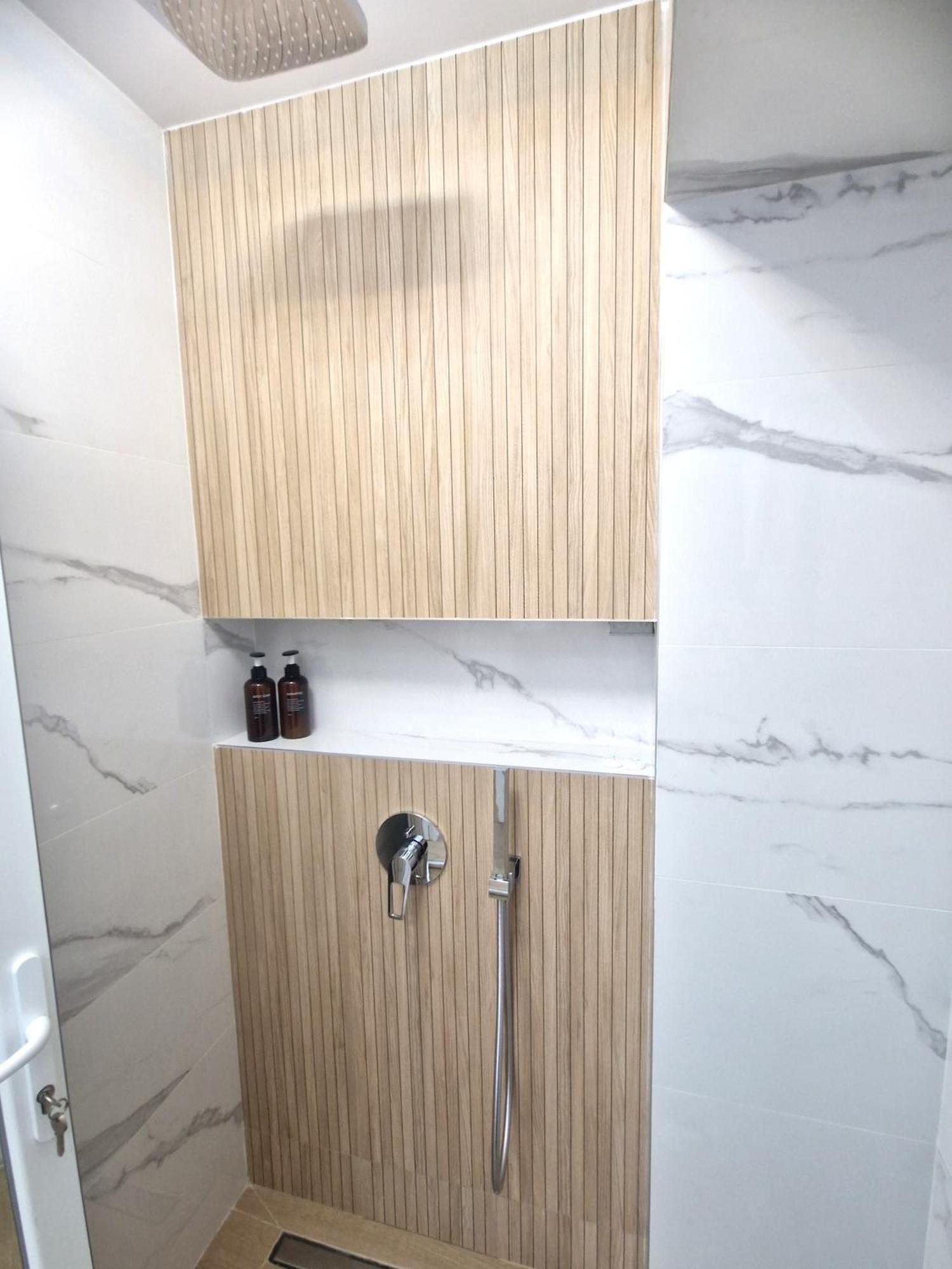 Ultracentral Luxury Apartament Curtea De Arges Luaran gambar