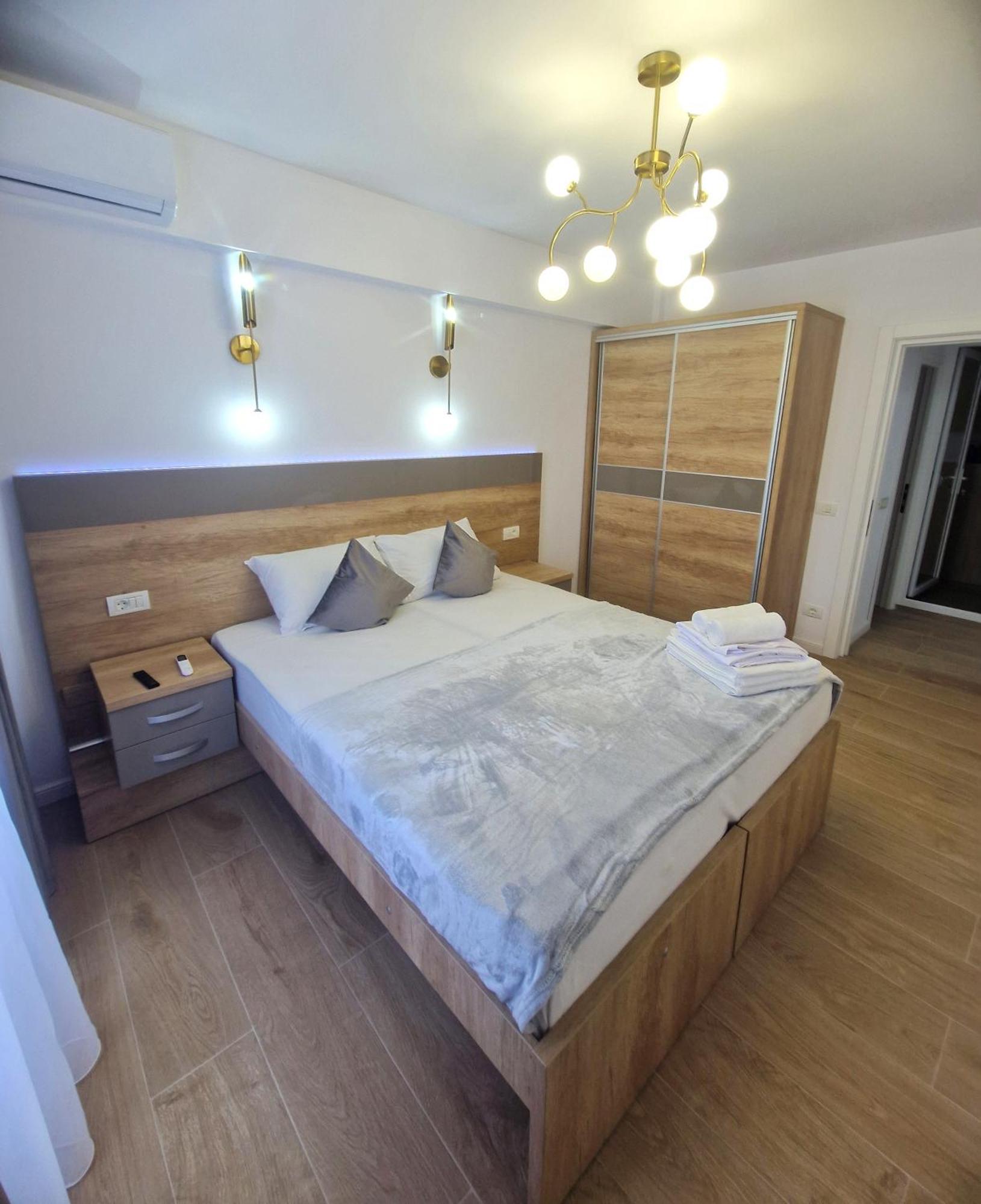 Ultracentral Luxury Apartament Curtea De Arges Luaran gambar