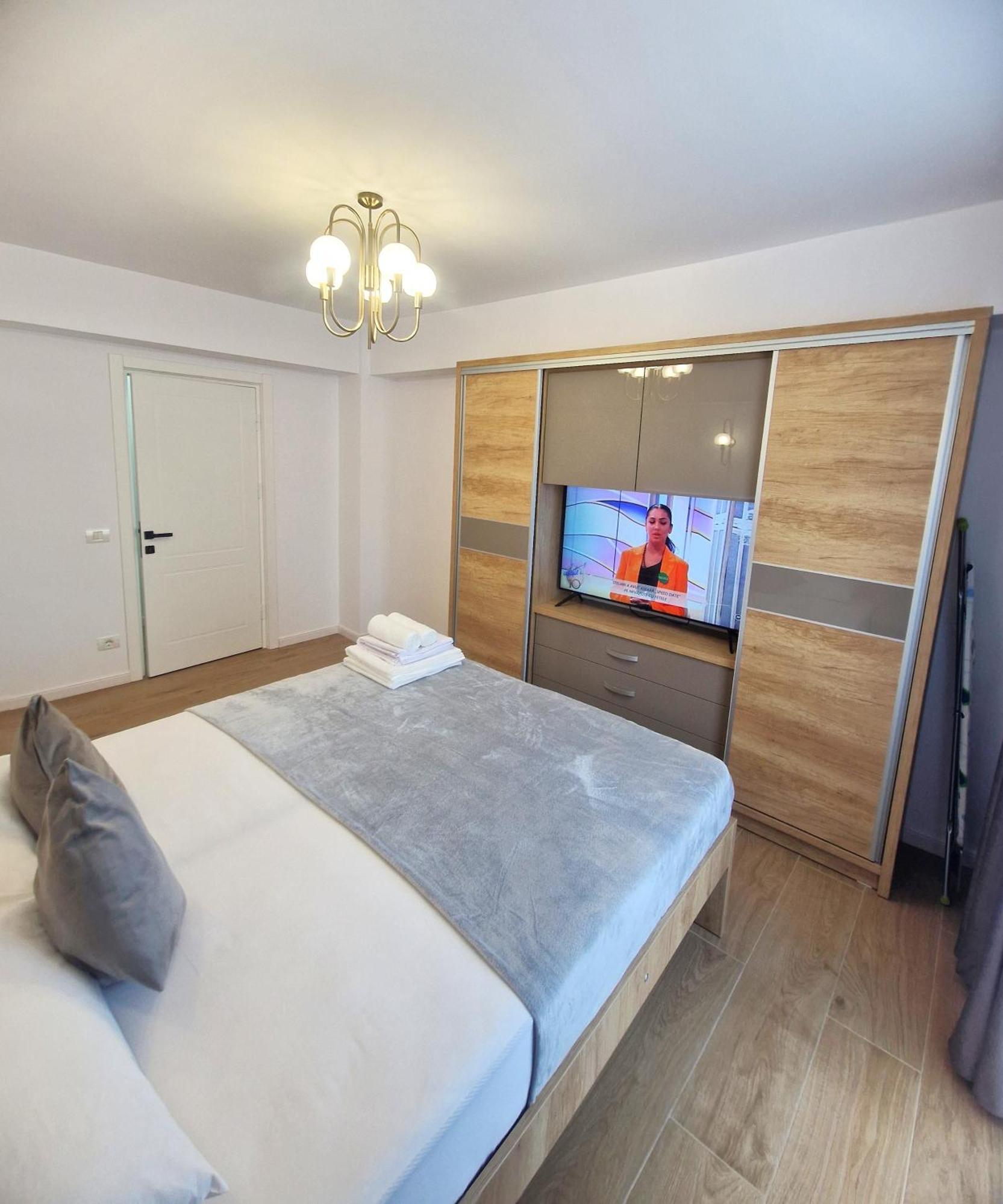 Ultracentral Luxury Apartament Curtea De Arges Luaran gambar